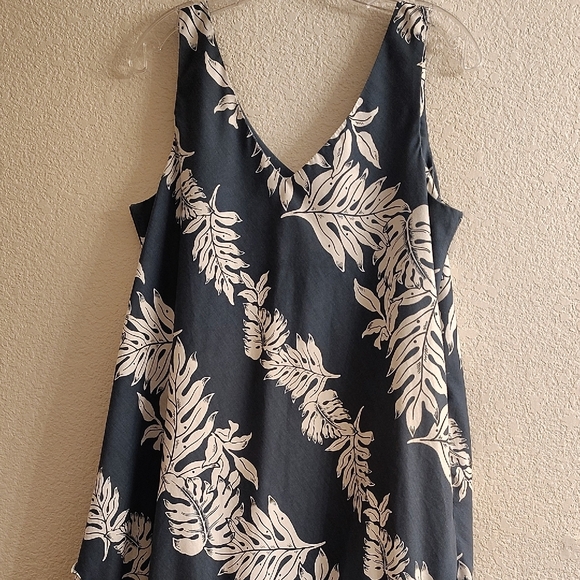 Chic Dark Gray and White Leaf Print Midi Dress Made In Hawaii B24 X - Picture 7 of 9